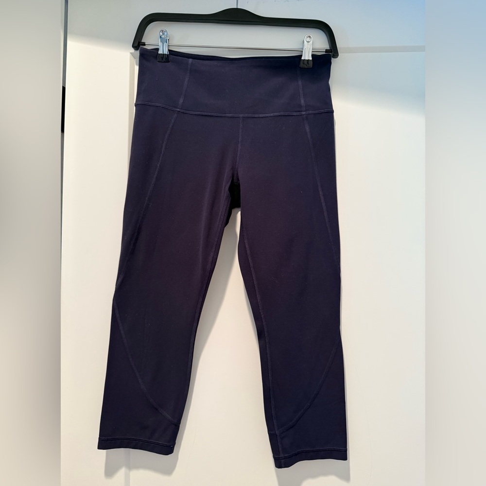 Athleta Navy Blue Crop Salutation Leggings